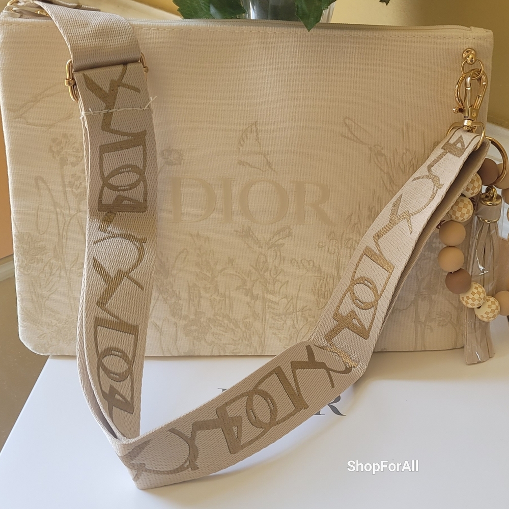- Dior - Picture 5 of 11
